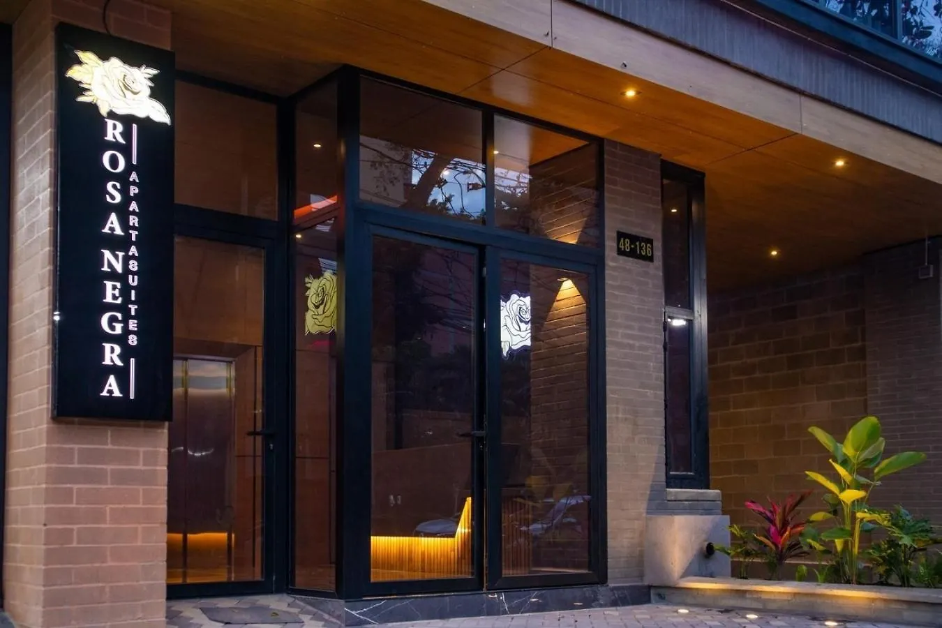 Lägenhet Rosa Negra Warm Stadio Aparta-Suite Medellín